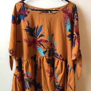 Beautiful Floral Flowy Crop Top - Plus Size